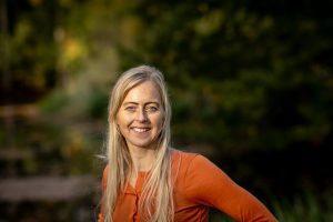 zakelijk portret - onderneemster in natuur - coevorden